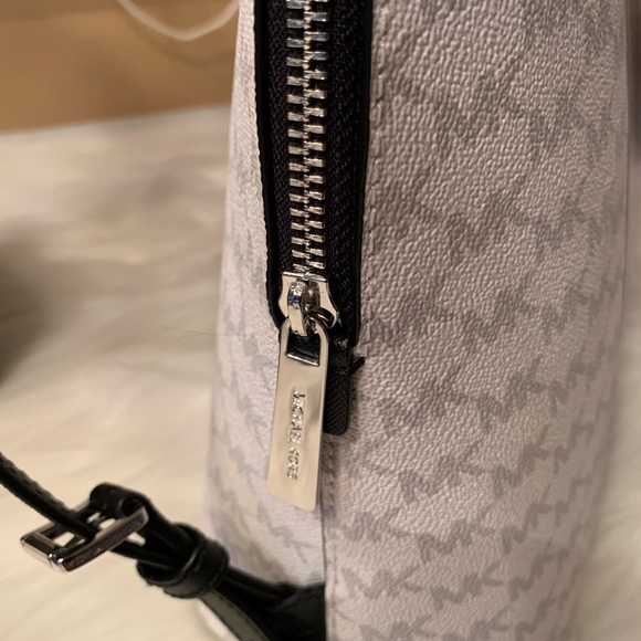 MICHAEL KORS Cindy LG Saffiano Leather Backpack - Picture 7 of 11